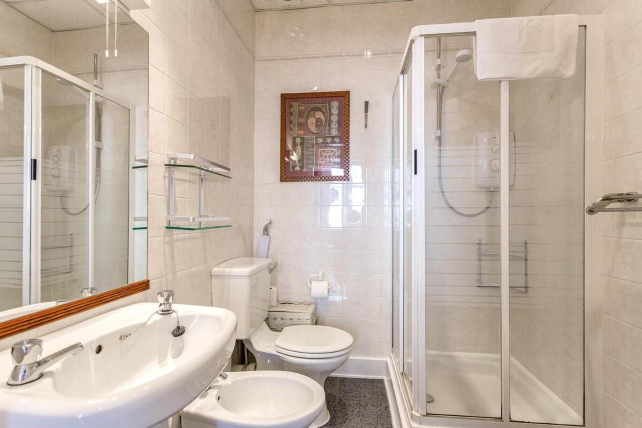 Cozy 2 Bedroom Apartment At Heart Of The Edinburgh Bagian luar foto